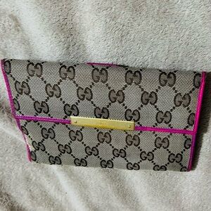 Gucci wallet guccisima pink